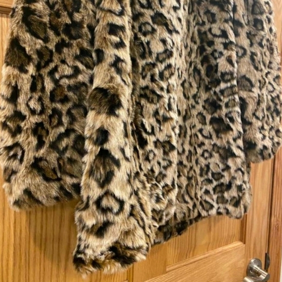 Cliche Leopard Print Coat - Picture 13 of 15